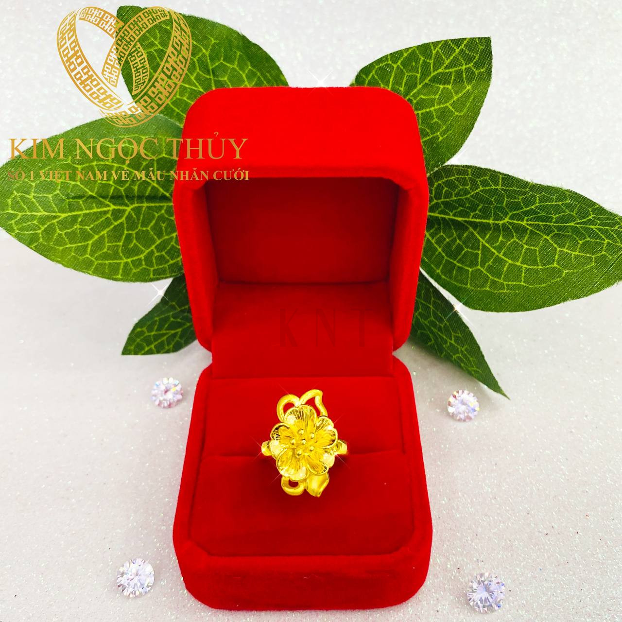 Nhẫn hoa mai từ 5P thiết kế đẹp ấn tượng