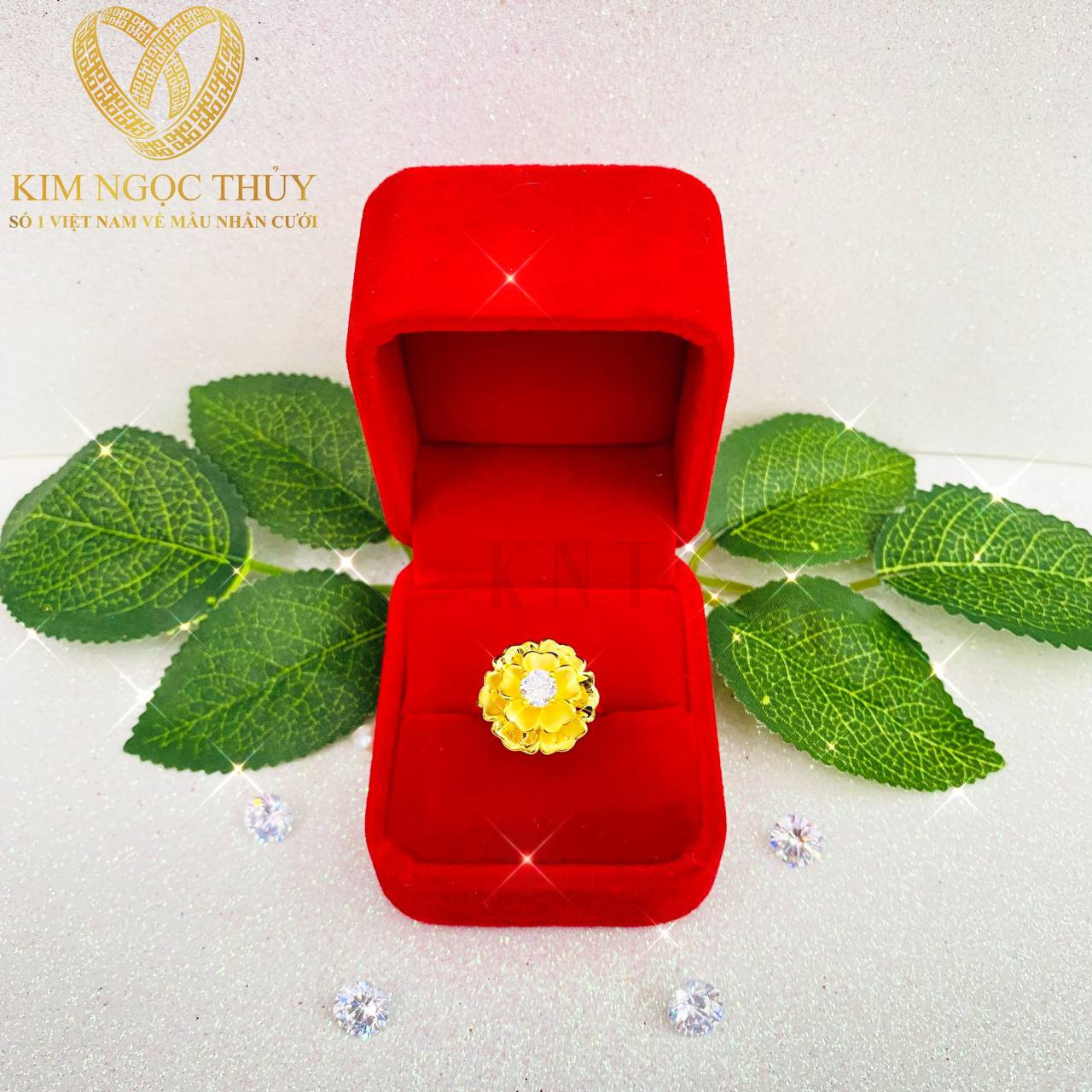 Nhẫn hoa mai từ 5P sang trọng và quý phái