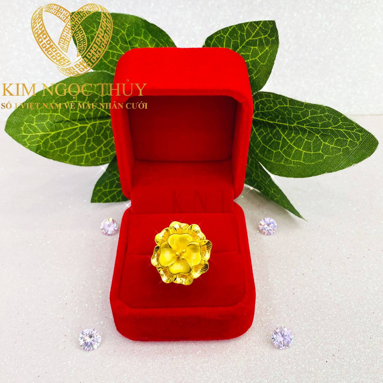 Nhẫn hoa mai từ 5P thiết kế đa dạng, chất liệu vàng cao cấp