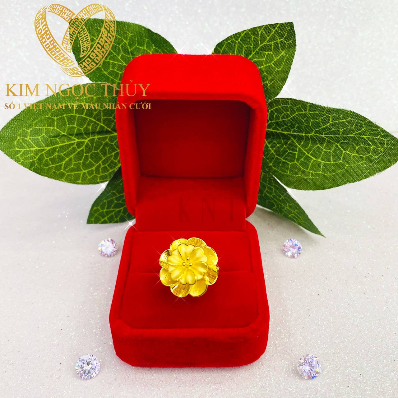 Nhẫn hoa mai từ 5P mang vẻ đẹp tinh tế