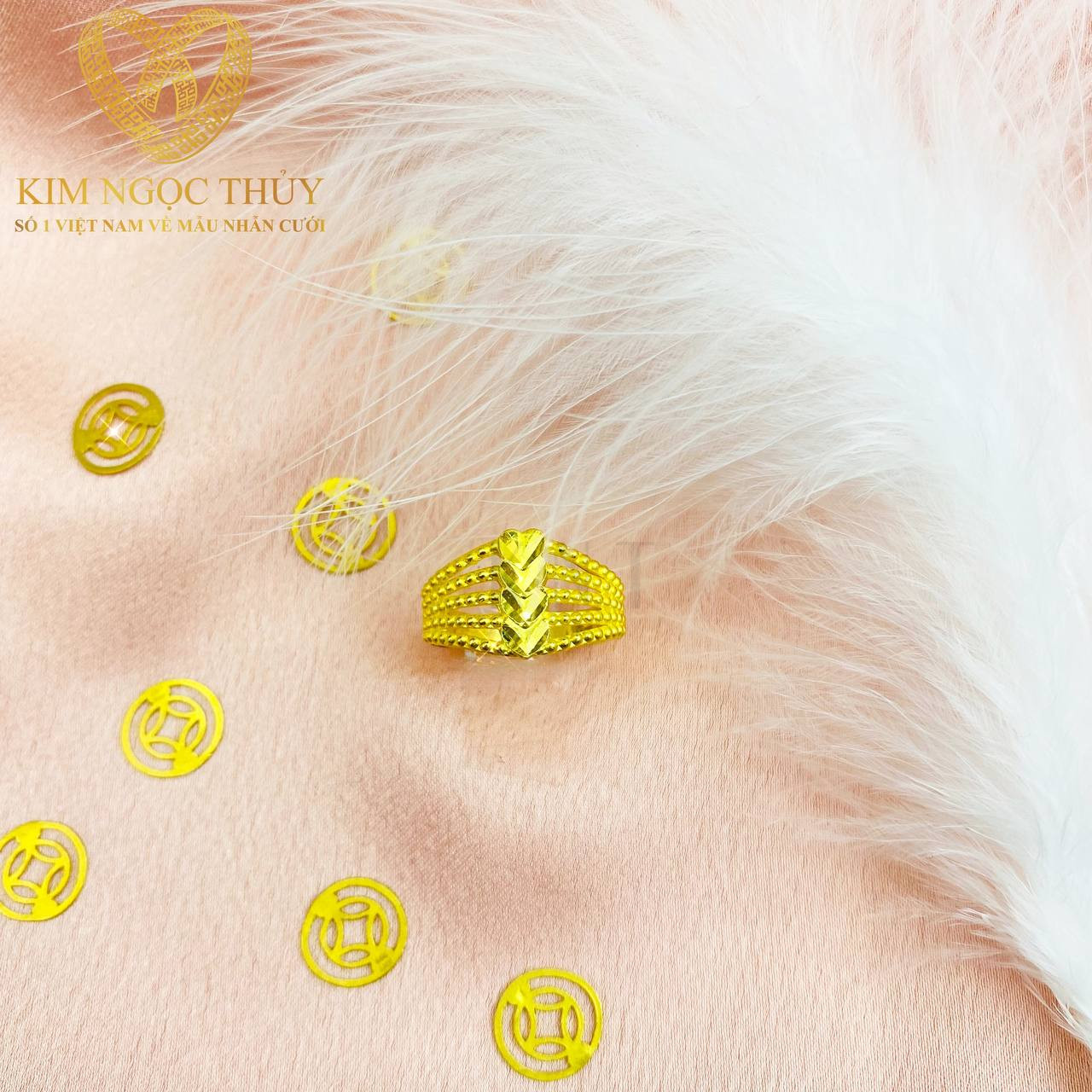 Nhẫn vàng cưới kiểu tinh tế trong từng chi tiết