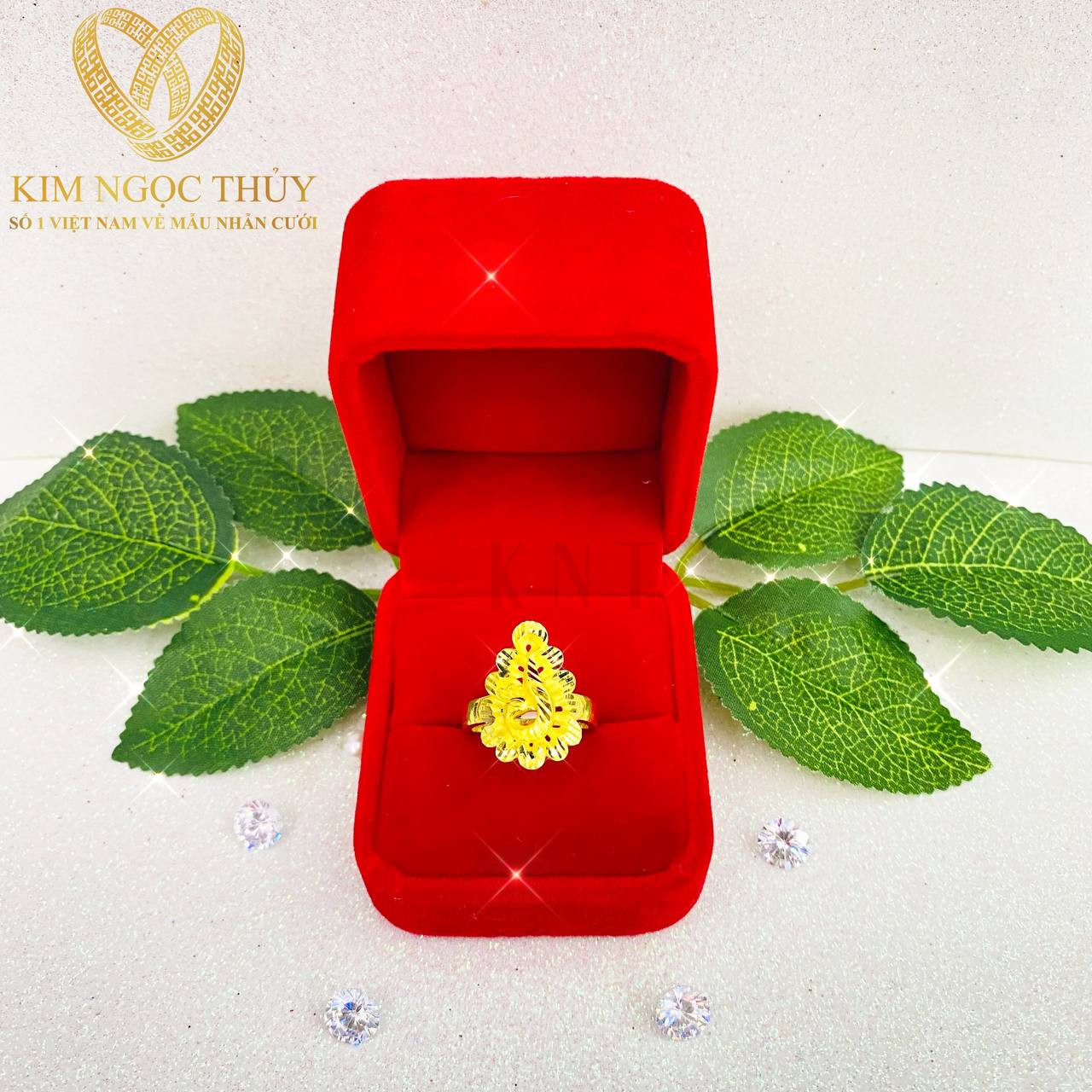 Nhẫn vàng cưới kiểu kiểu độc đáo, tinh xảo