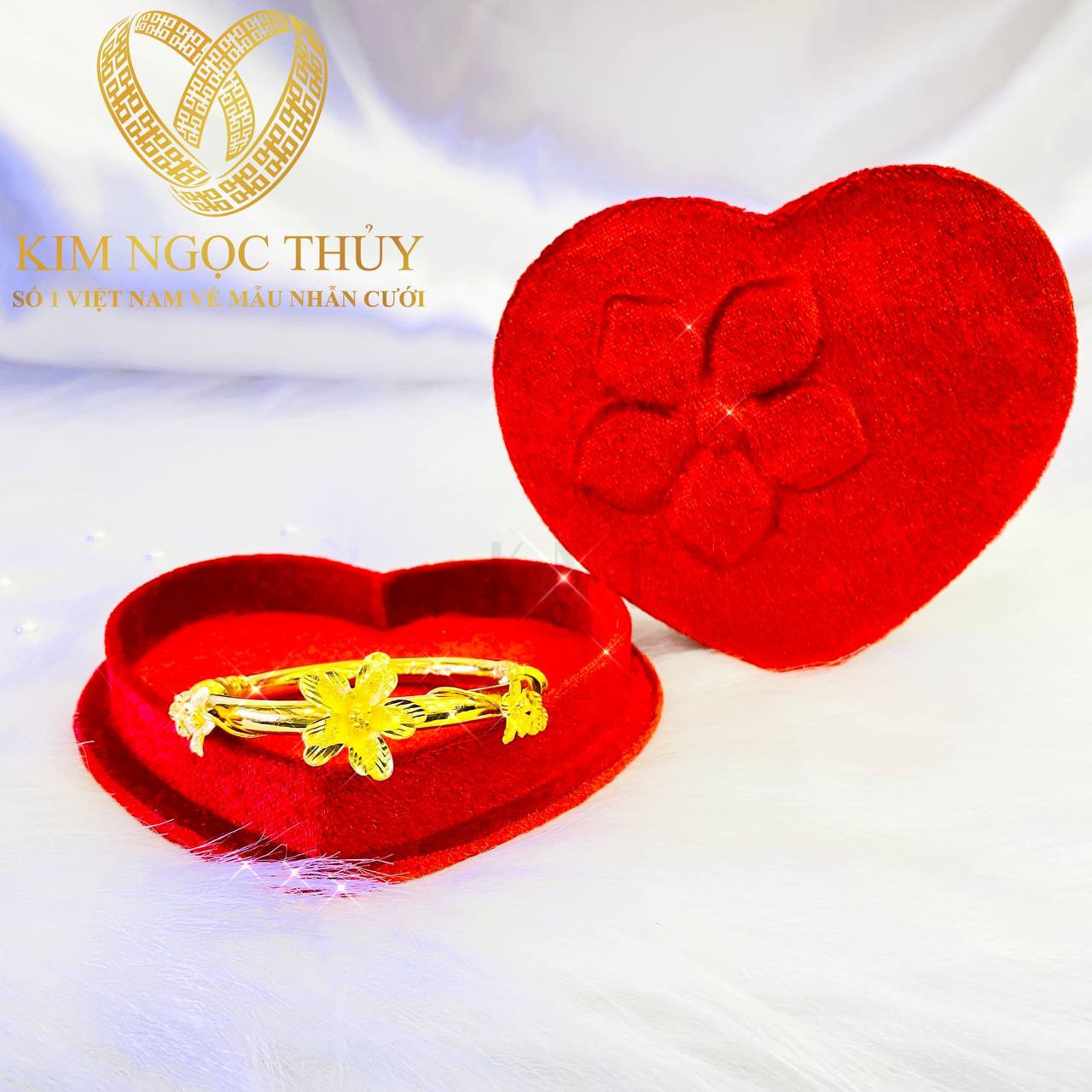 Vòng trơn quấn hoa vàng 24K Kim Ngọc Thủy trong hộp sang trọng