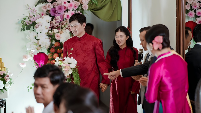 Lễ xin dâu là nghi thức nhà trai cử đại diện sang nhà gái để xin phép đón cô dâu trong ngày cưới