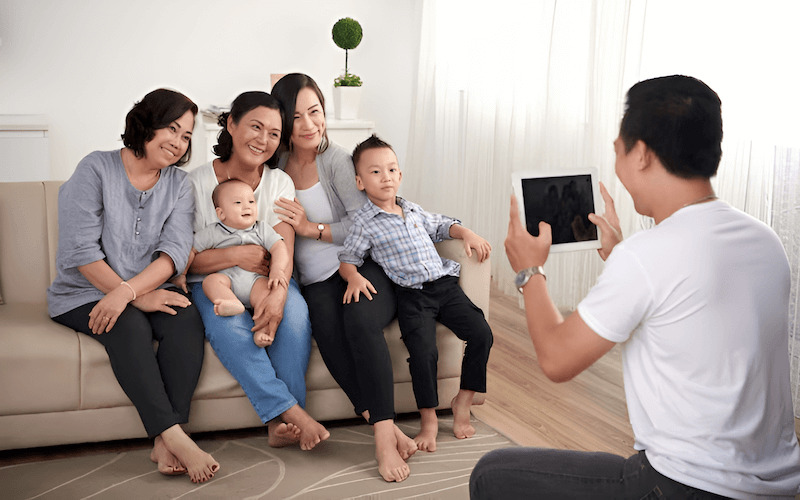 Giao tiếp tinh tế giúp xây dựng mối quan hệ tốt với gia đình chồng.