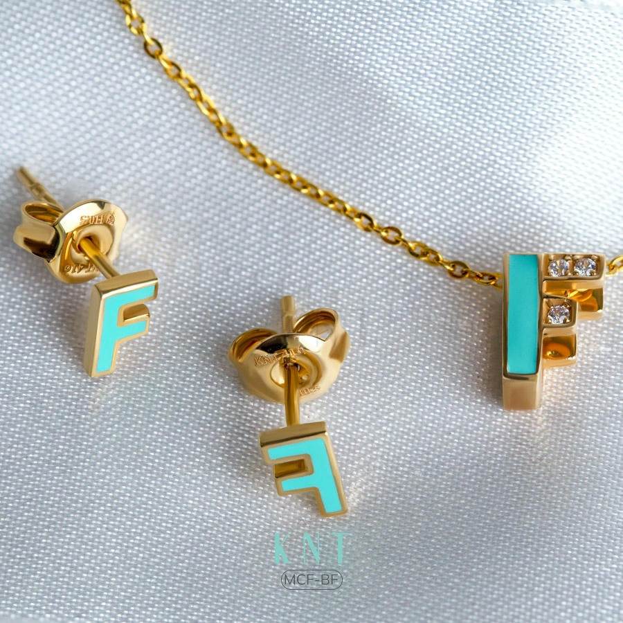 Mặt dây chuyền Sea La Vie chữ F: Thể hiện phong cách thời thượng và cá tính