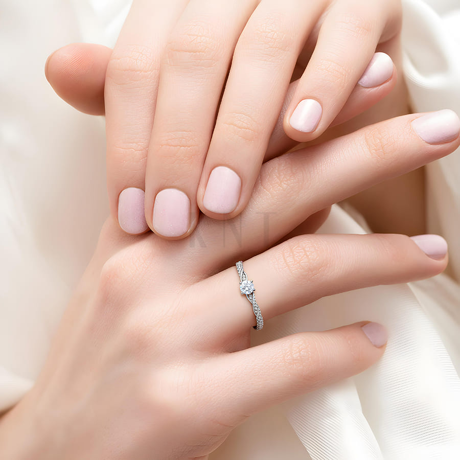 Nhẫn đính hôn R449 thoải mái khi đeo