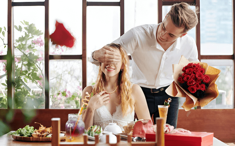 Để buổi cầu hôn diễn ra suôn sẻ và đúng như kịch bản, khâu chuẩn bị hậu cần là vô cùng quan trọng