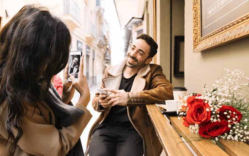 Bạn có thể quay lại nơi hẹn hò đầu tiên, một quán cà phê nhỏ, một góc công viên yên tĩnh, nơi chứa đựng những rung động ban đầu