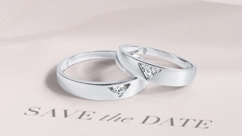 Nhẫn cưới vàng trắng đính đá Moissanite