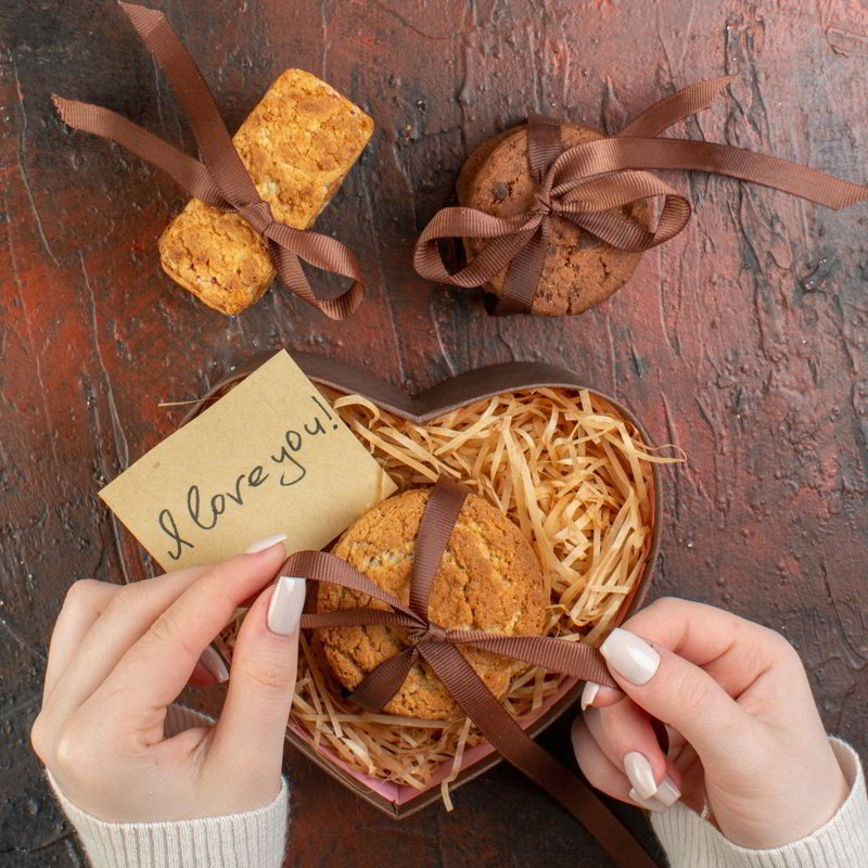 Một món quà nhỏ, một khoảnh khắc lớn, hâm nóng tình yêu.