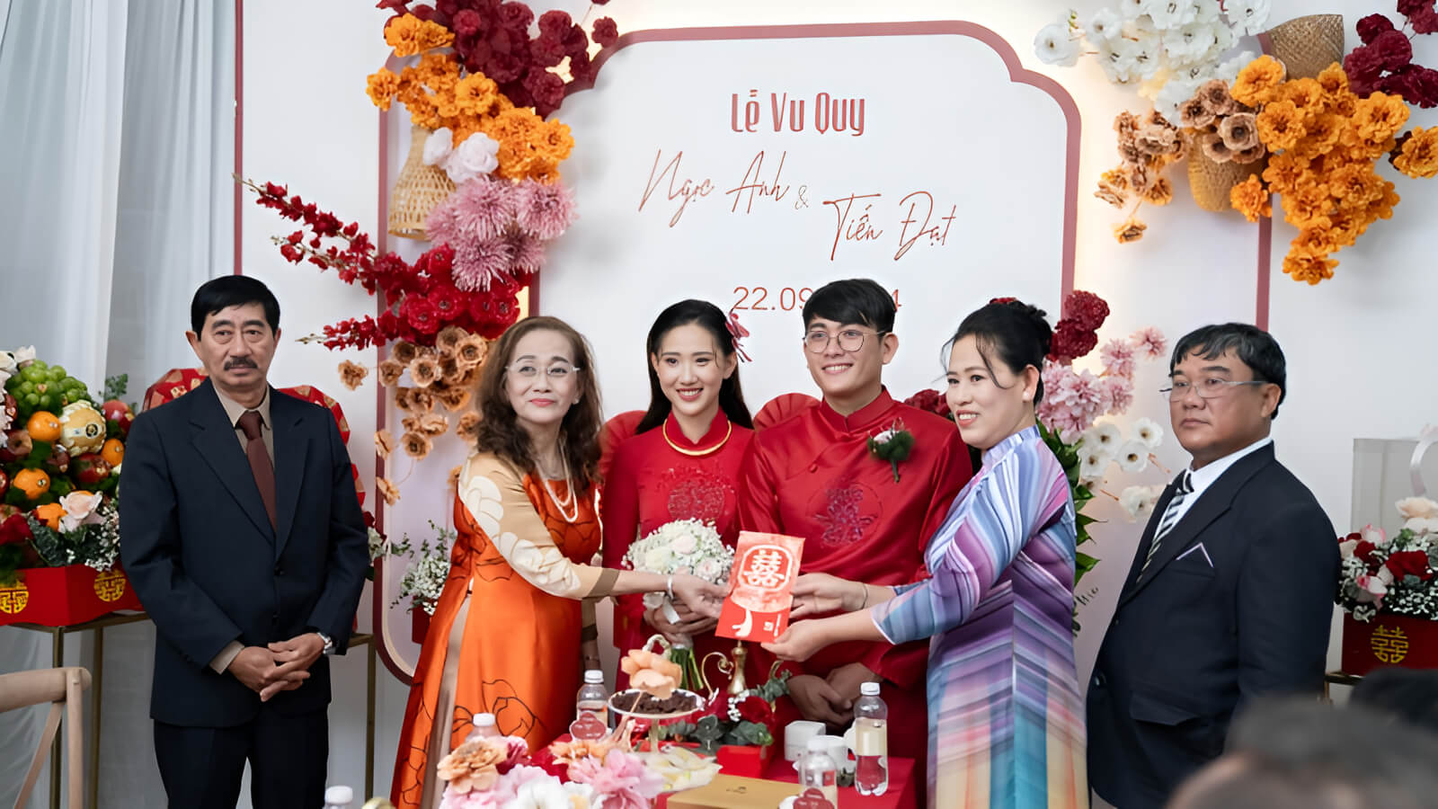 Trong đám cưới của người Việt, thủ tục dẫn cưới bao gồm nhiều nghi lễ quan trọng