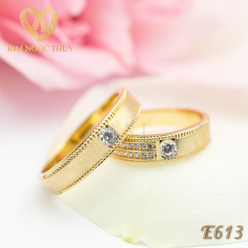 Nhẫn cưới E613 đính đá lấp lánh và tinh xảo