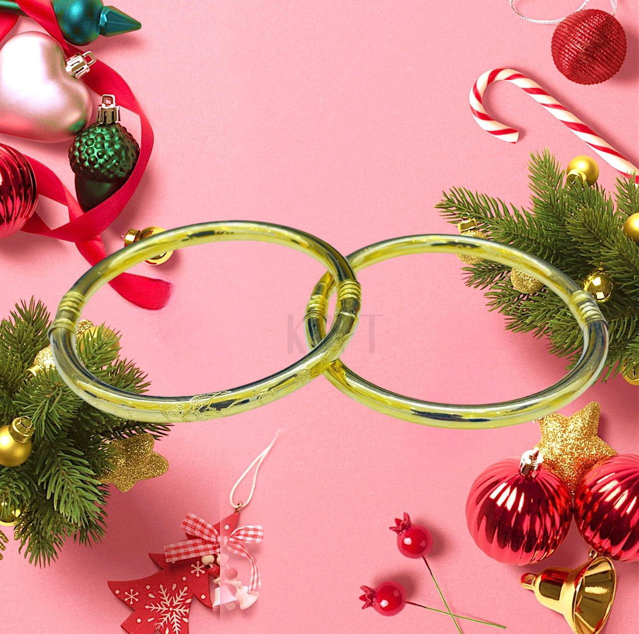 Vòng trơn thiết kế tinh tế, dễ dàng kết hợp với mọi trang phục