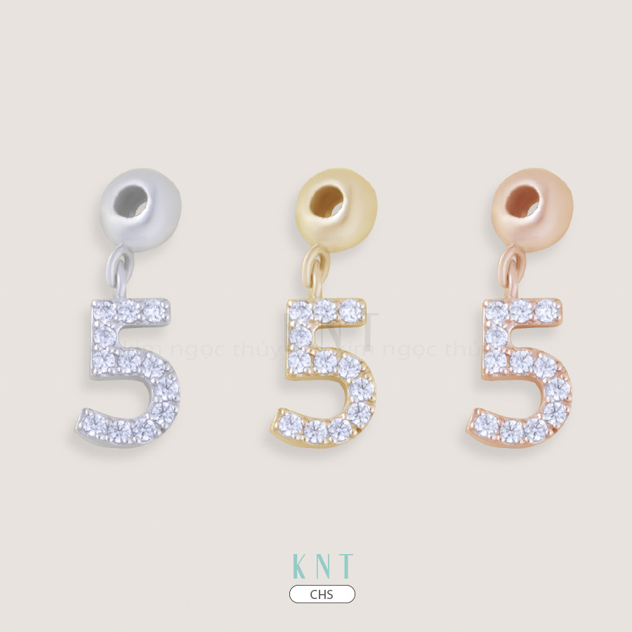 Charm số 5: Chất liệu vàng 10K đính đá sang trọng, độc đáo