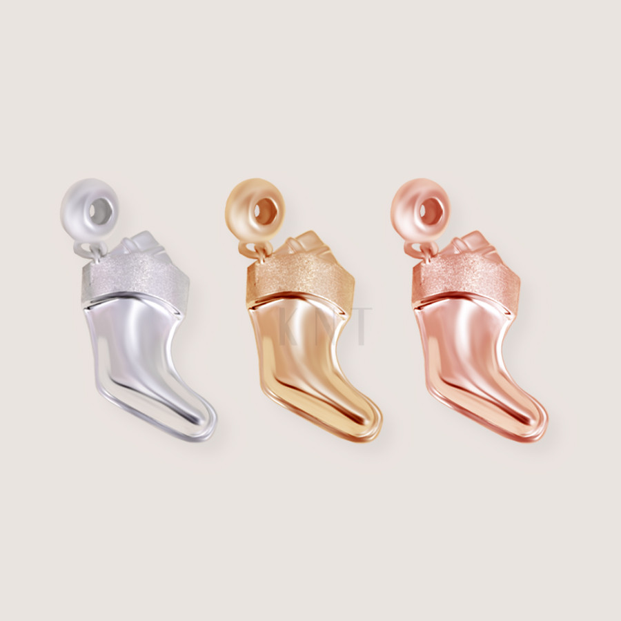 Charm Sock CH69 vàng 10K, thiết kế độc đáo hình đôi vớ