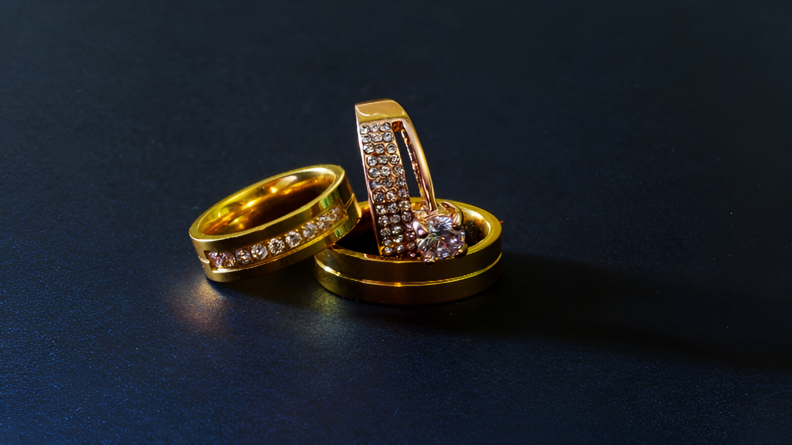 Từ vàng nguyên chất, các nghệ nhân kết hợp 'hội' để tạo ra những chất liệu bền bỉ, sẵn sàng cho mọi thiết kế tinh xảo