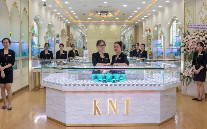 Kim Ngọc Thủy luôn nỗ lực mang đến những bộ sưu tập trang sức vàng quà 8/3 tinh tế, đẳng cấp