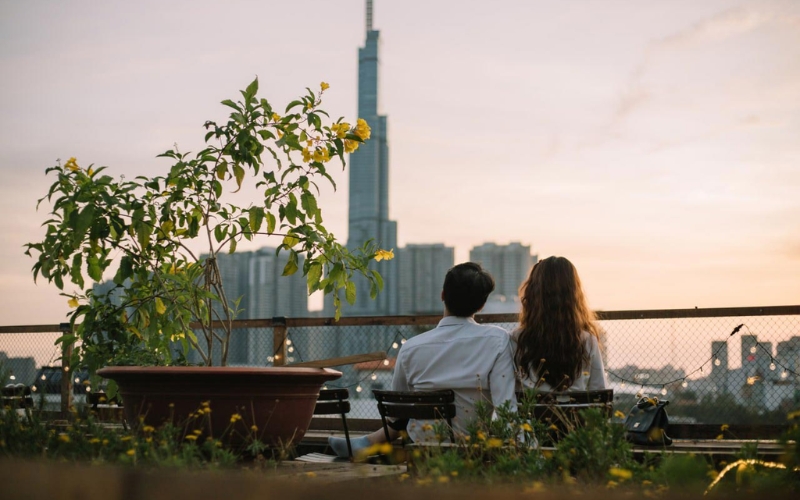 Nếu thời tiết 8/3 đẹp trời, một buổi picnic hoặc dã ngoại ngoài trời sẽ là ý tưởng hẹn hò tuyệt vời