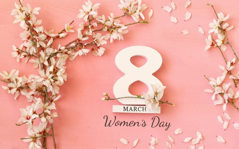 Để những lời chúc lãng mạn này thêm phần ý nghĩa và chạm đến trái tim nàng, bạn đừng quên cá nhân hóa chúng nhé