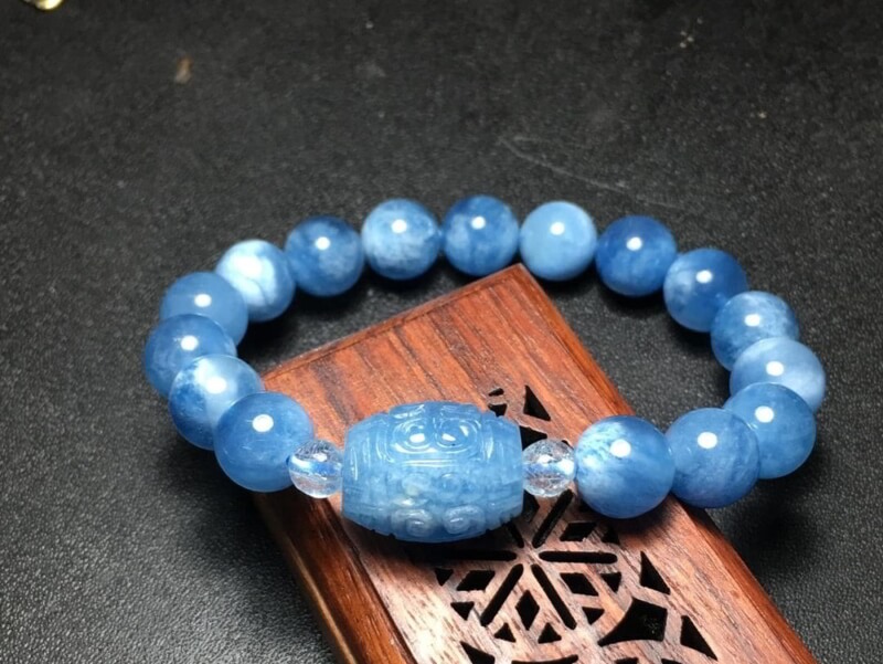 Nhẫn và bông tai đính đá Aquamarine