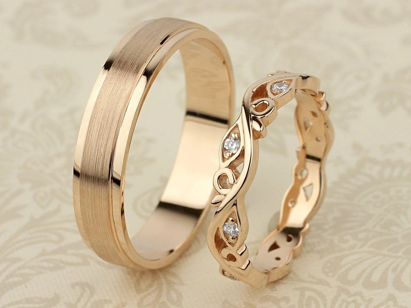 Chi phí mua nhẫn cưới phụ thuộc vào ngân sách cá nhân và mong muốn của mỗi cặp đôi