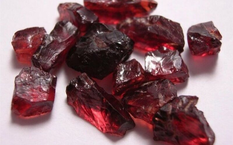 Ruby, hay còn gọi là Hồng ngọc, là một loại đá quý thuộc họ khoáng vật Corundum