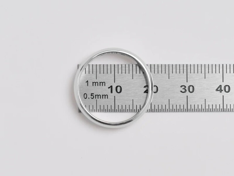 Đo size nhẫn chính xác tại nhà chỉ với thước và chiếc nhẫn sẵn có