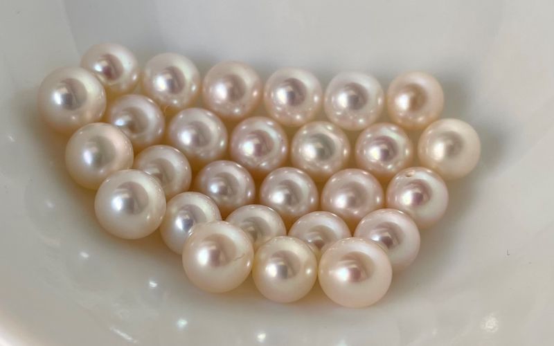 Ngọc trai tự nhiên thường có giá trị cao hơn rất nhiều so với ngọc trai nuôi do sự quý hiếm