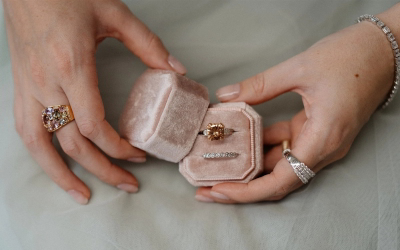 Bảo quản nhẫn trong hộp khi không đeo nhẫn