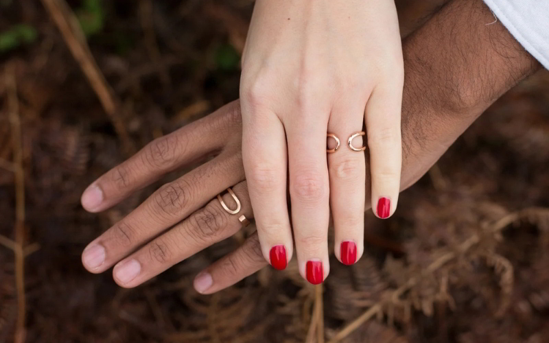 Nhẫn cưới vàng hồng ngày càng được giới trẻ săn đón