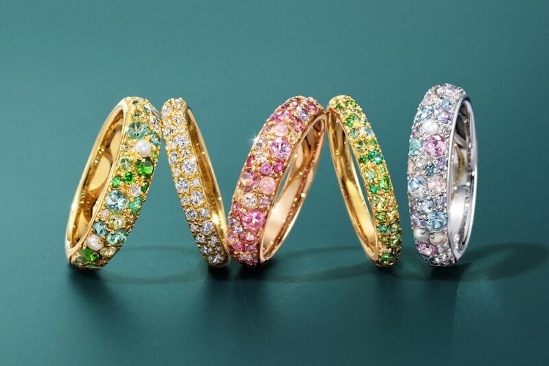 Chiếc nhẫn Pave đính đá quý nhiều màu sắc nổi bật