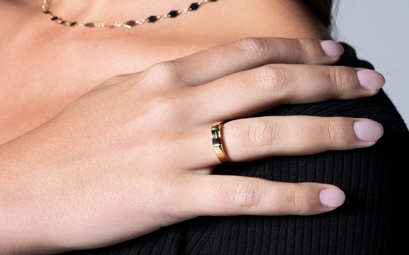 Mỗi chất liệu vàng mang đến một vẻ đẹp và phong cách riêng biệt.