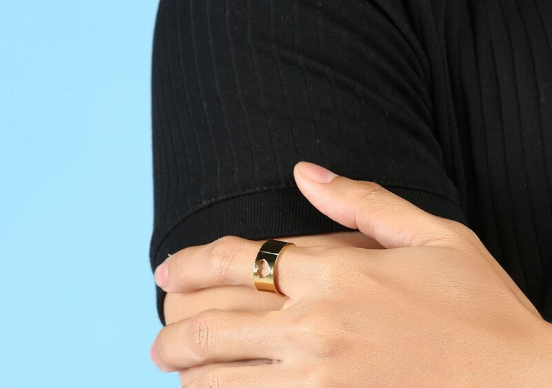 Đeo nhẫn ngón trỏ như một cách thể hiện cá tính