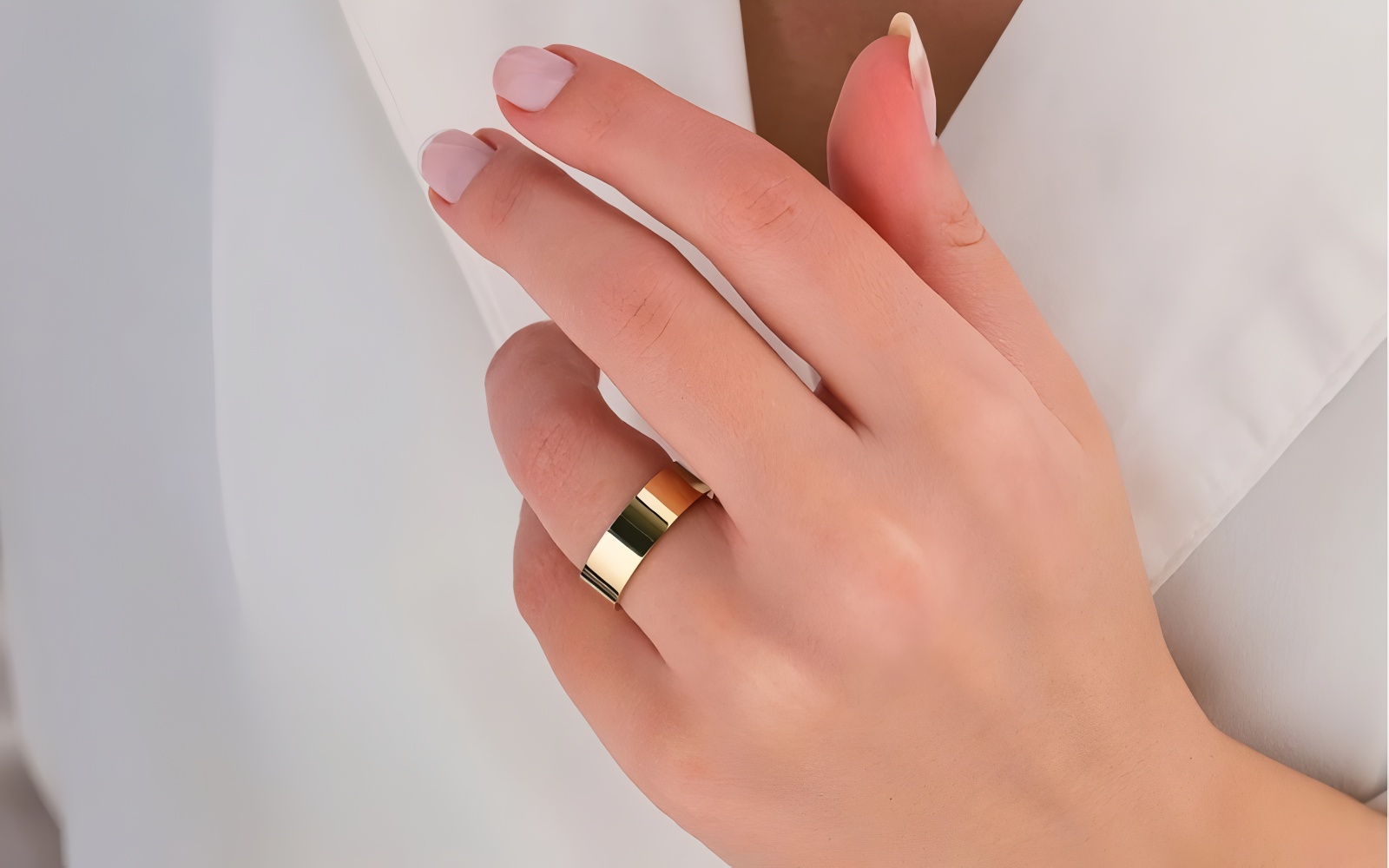 Nhẫn cưới bản vuông cá tính