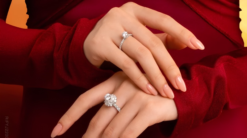 Đeo nhẫn đúng size giúp mang lại cảm giác thoải mái khi đeo