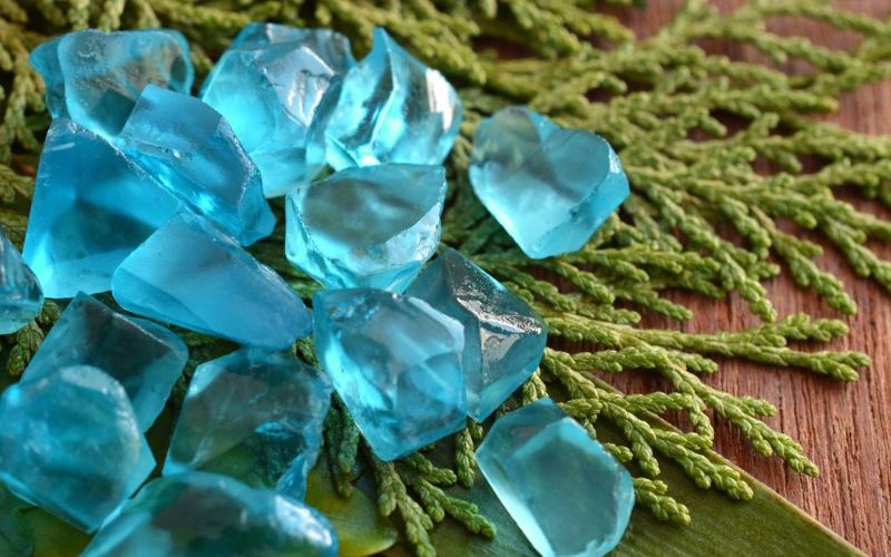 Viên đá Topaz (Hoàng Ngọc) với những giác cắt tinh xảo.