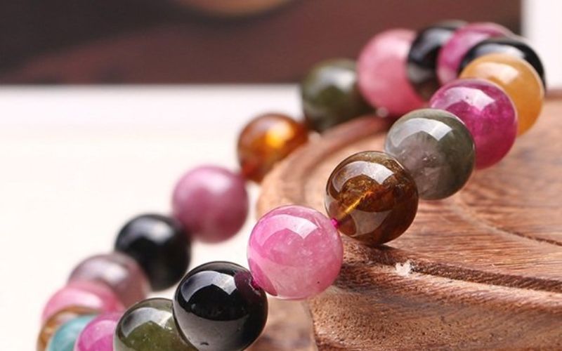 Một số viên Tourmaline có thể xuất hiện các hiệu ứng quang học đặc biệt, làm tăng thêm vẻ đẹp và giá trị của chúng