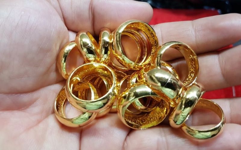 Vàng 14K là hợp kim giữa vàng nguyên chất và các kim loại khác.