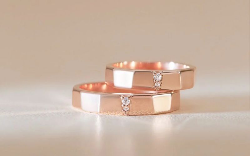 Vàng hồng 14K là lựa chọn cân bằng giữa giá trị, độ bền và màu sắc.