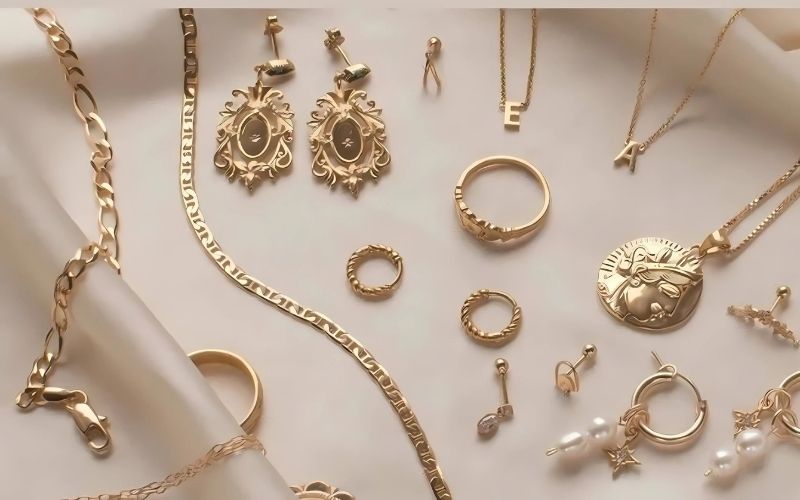 Giá trị của vàng tây phụ thuộc vào hàm lượng vàng và biến động thị trường.