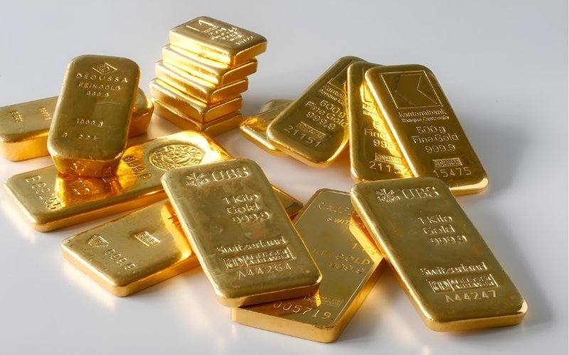Vàng ta thường được đúc thành miếng hoặc thỏi để tiện cho việc tích trữ