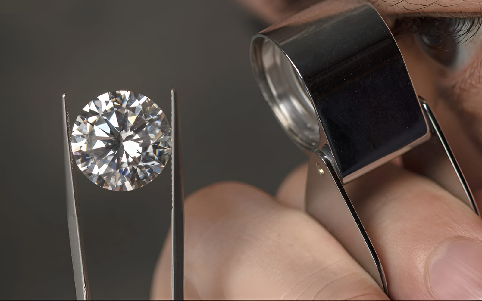 Chất lượng giác cắt kim cương quyết định độ lấp lánh.