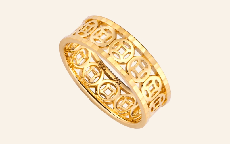Nhẫn kim tiền: Biểu tượng chiêu tài, mang lại năng lượng may mắn cho người đeo.