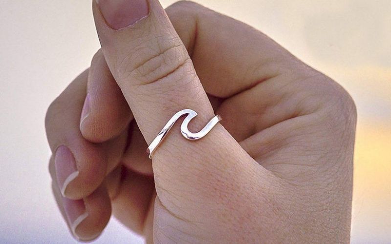 Nhẫn ngón cái thể hiện những nét tính cách đặc trưng của người đeo.