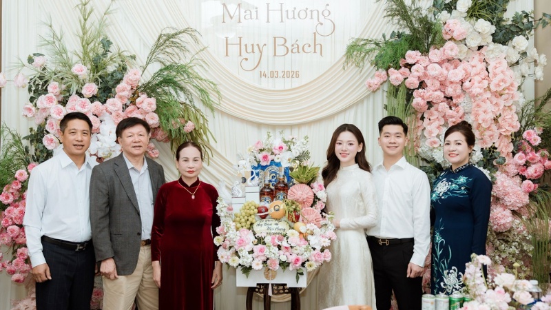 Lễ dạm ngõ là buổi gặp mặt chính thức đầu tiên giữa hai bên gia đình, diễn ra trước lễ ăn hỏi