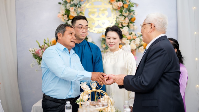 Lễ dạm ngõ là dịp để hai gia đình cùng ngồi lại bàn bạc những dự định tương lai cho các con