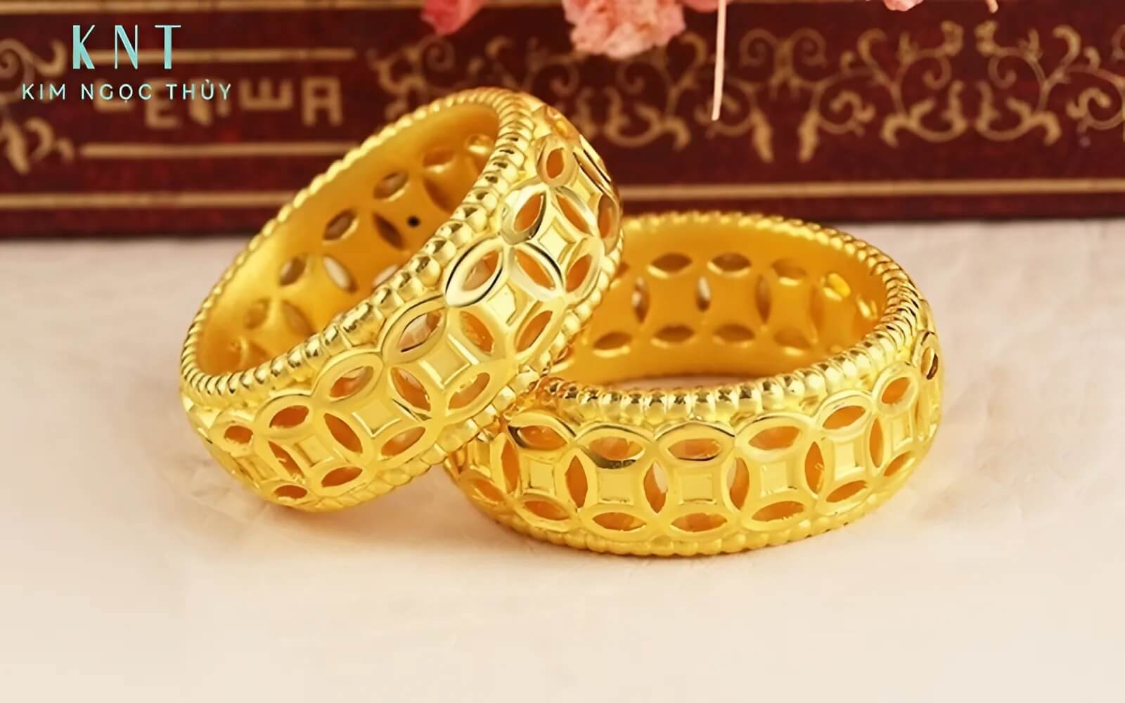 Nếu nhẫn bị hư hỏng quá nặng, không thể sửa chữa, việc thay một chiếc nhẫn mới là lựa chọn tốt hơn