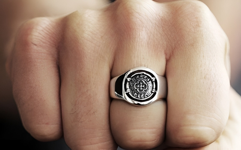 Bàn tay phải: Đại diện cho hành động, công việc và năng lượng hướng ngoại