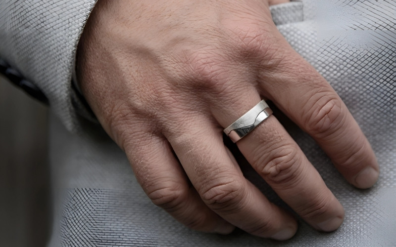 Chất liệu nhẫn nói lên phong cách và phần nào là giá trị của món trang sức